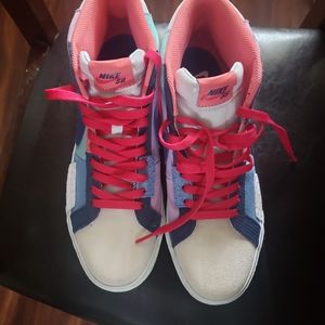 A 10.5 multi color nike speakers